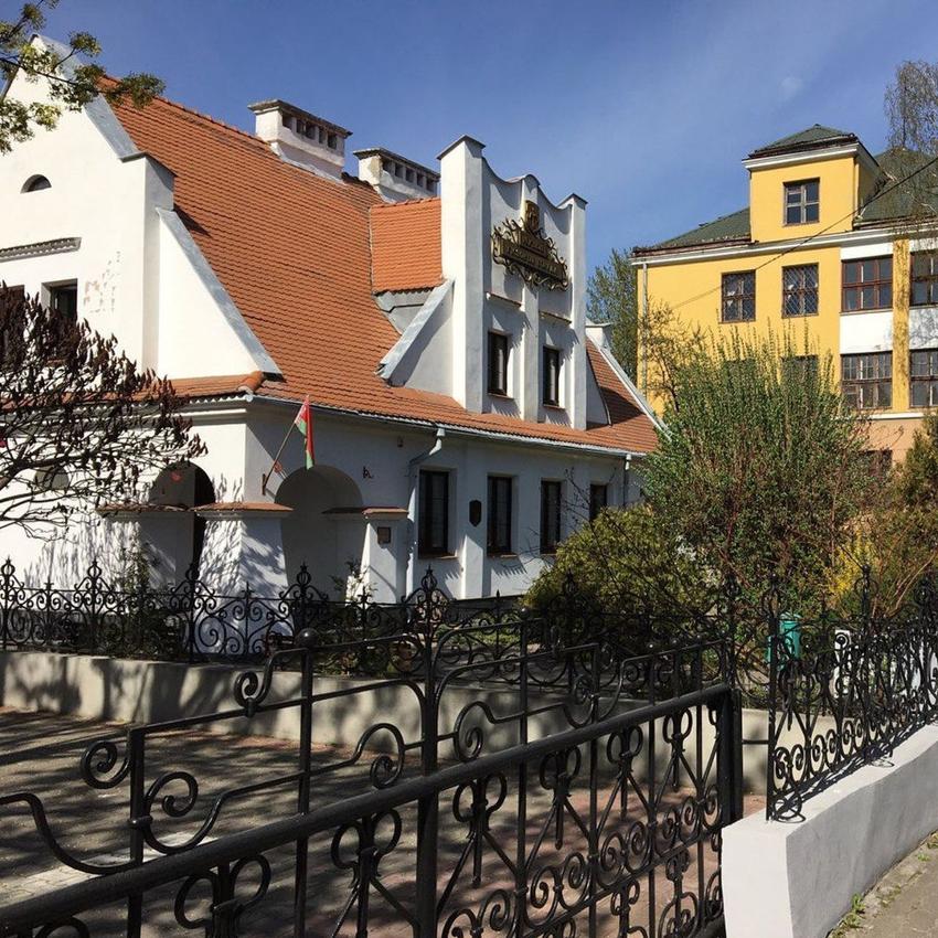 Областной краеведческий музей в Бресте - фото