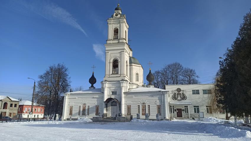 Достопримечательность Собор Святых Петра и Павла фото - Таруса