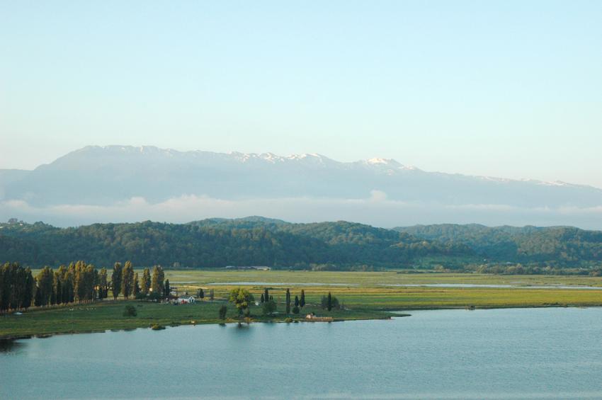 Голубое озеро