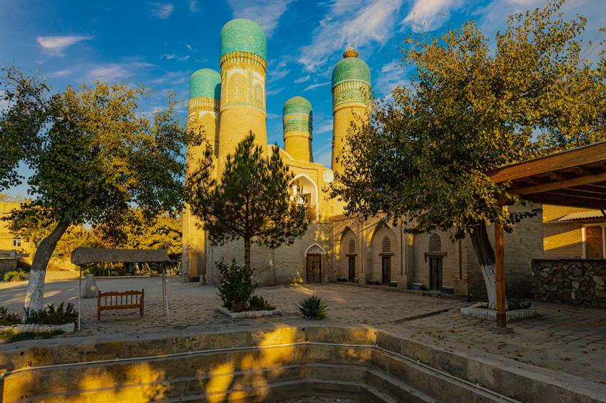 Достопримечательность Медресе Абдуллазиз-хана фото - Бухара