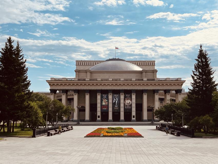 Достопримечательность Новосибирский государственный академический театр оперы и балета фото - Новосибирск