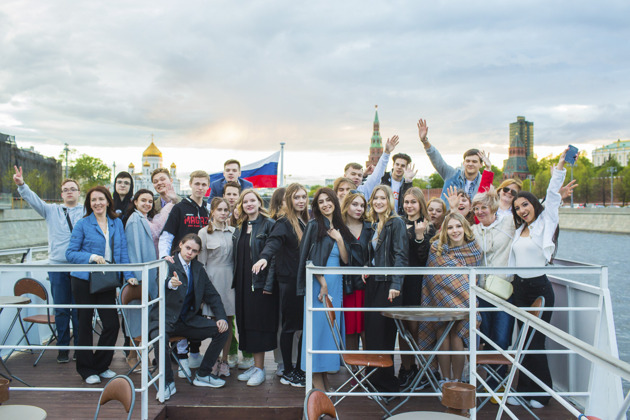 Фото - экскурсия: Последний звонок на теплоходе Прага с фуршетом