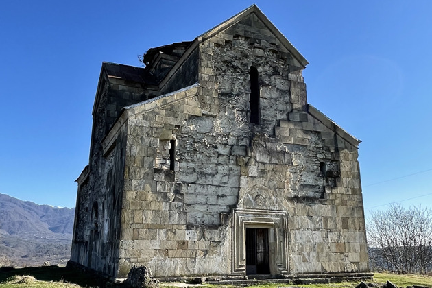 Фото - экскурсия: Гагра, город-призрак, соборы и термальный источник Кындыг