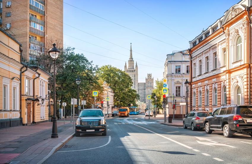 Большая Никитская улица в Москве